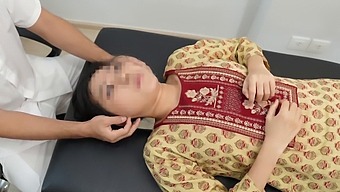 Amateur Indian Teen Gives Amazing Massage In Uniform