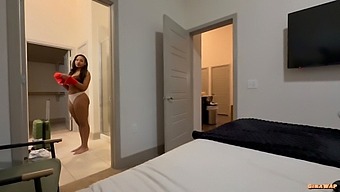 Step-Sis Sleeps Without Panties On For A Hot Experience